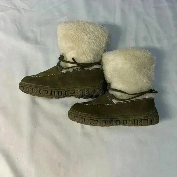 Mexx -  Kids Fall and Winter boot. Size 8 - Picture 3 of 9